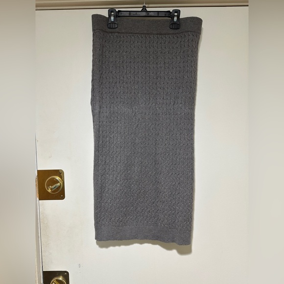 Revolve Heartloom Charcoal Knit sweater skirt M - Picture 2 of 6